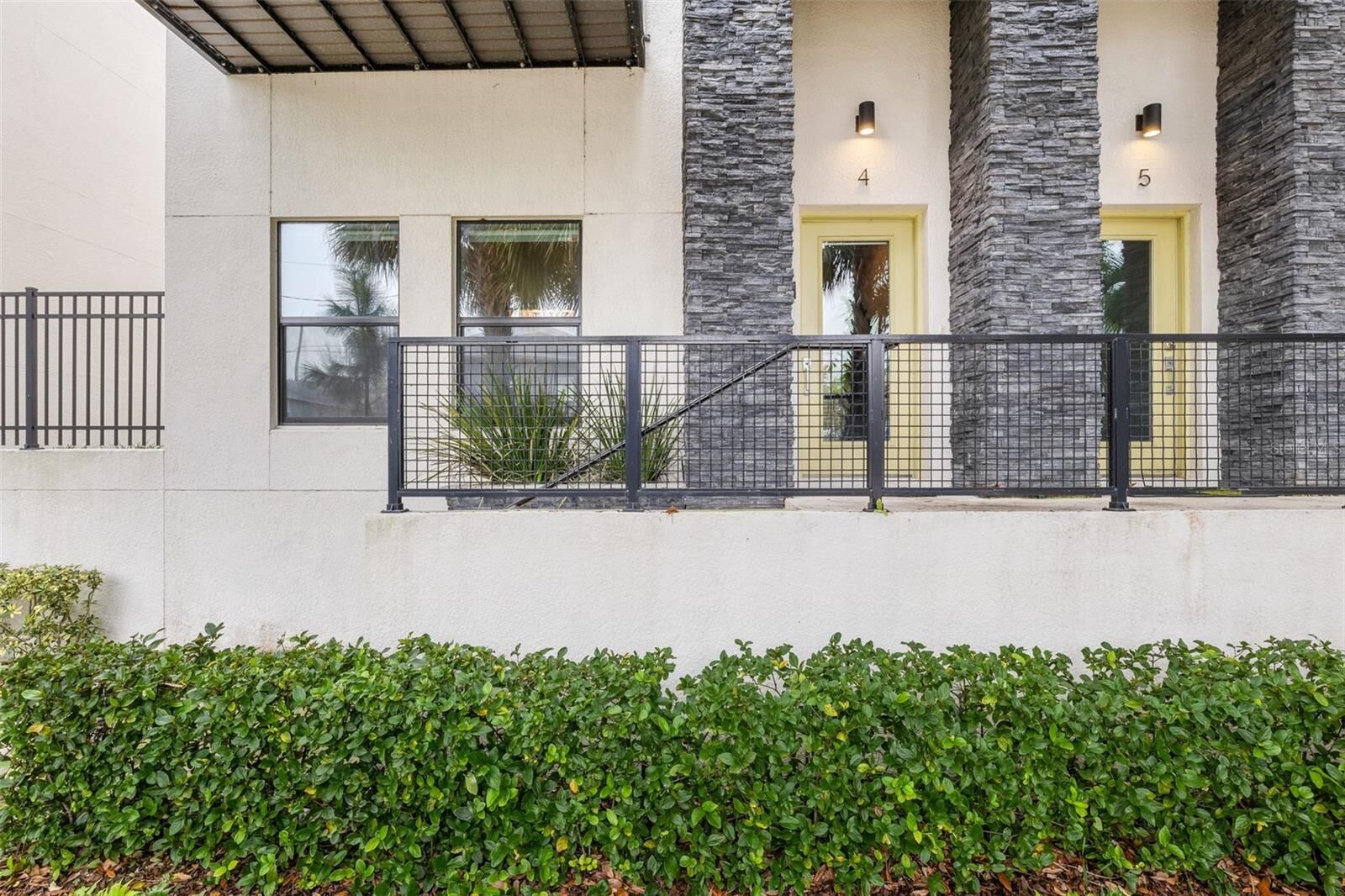 Property Photo:  4810 W McElroy Avenue 4  FL 33611 