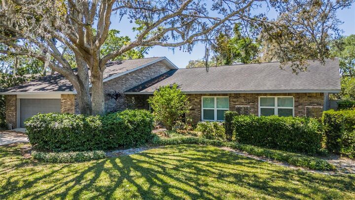 Property Photo: 11510 Moffat Place FL 33617