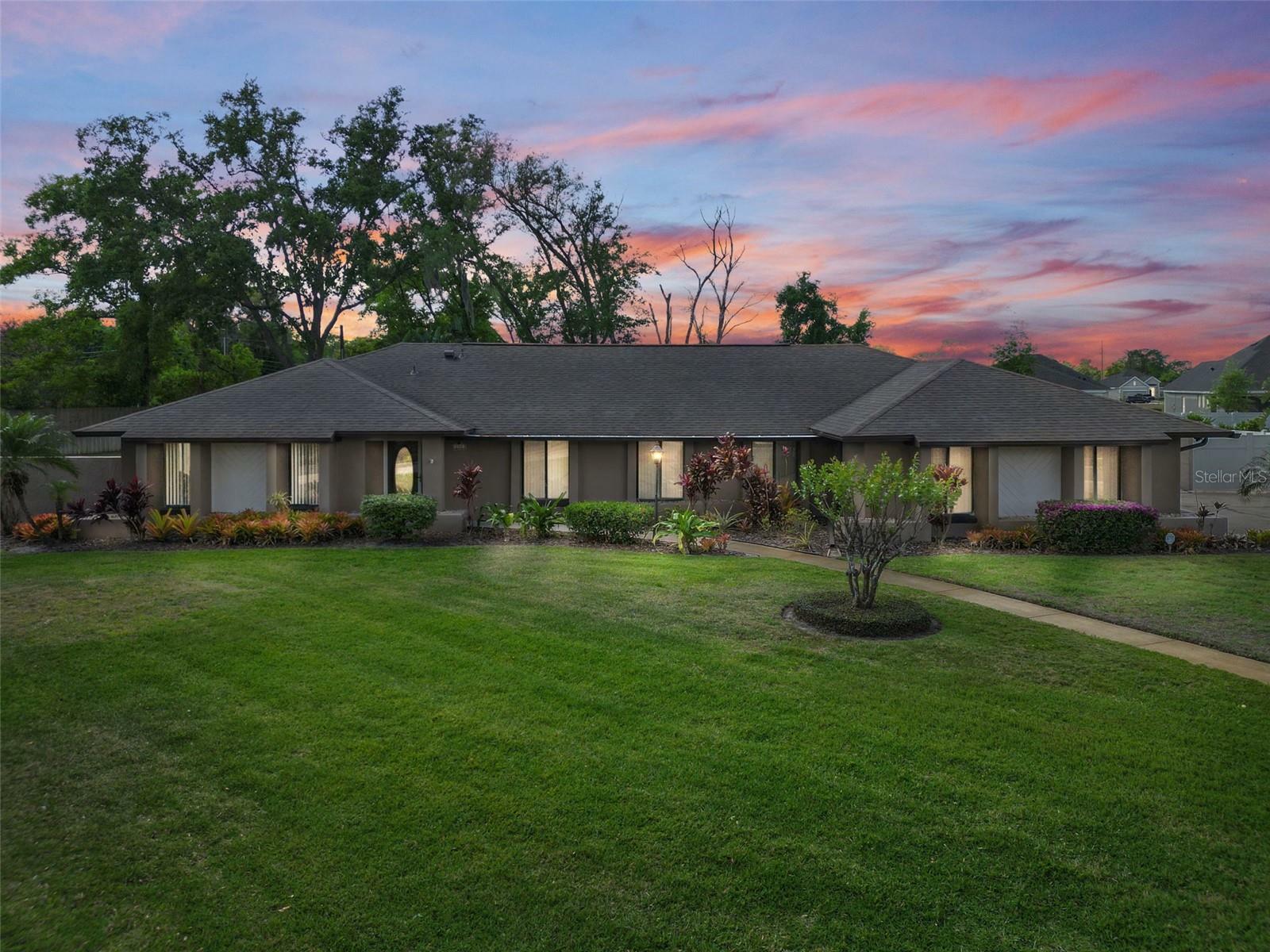 Property Photo: 114 Valencia Loop FL 32714