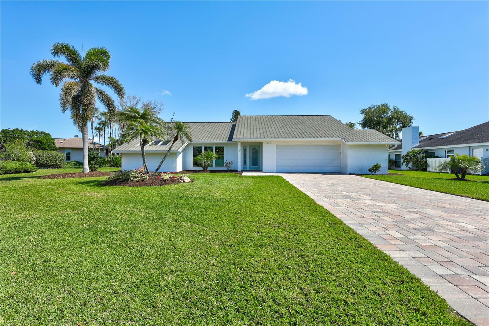 Property Photo: 3725 Spyglass Hill Road FL 34238