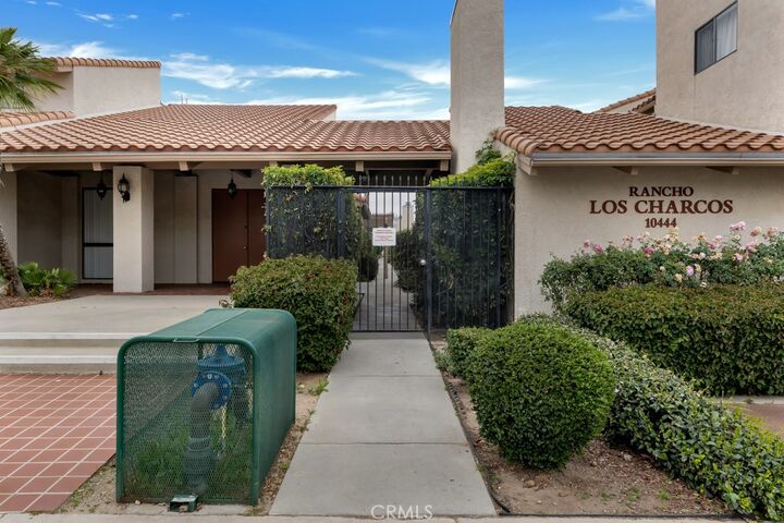 Property Photo: 10444 Canoga Avenue 39 CA 91311