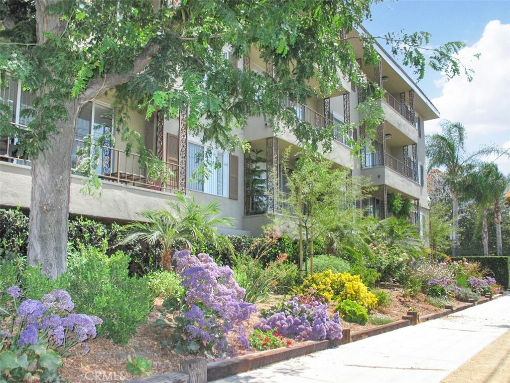 10707 Camarillo Street 116  Toluca Lake CA 91602 photo