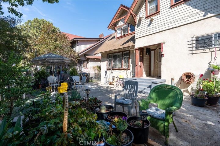 Property Photo:  1217 W 39th Street  CA 90037 