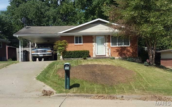 Property Photo:  1521 N Henderson Street  MO 63701 