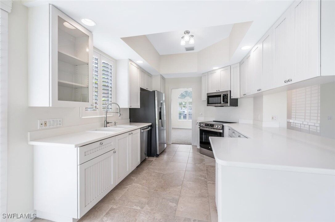Property Photo:  8511 Alessandria Court  FL 34114