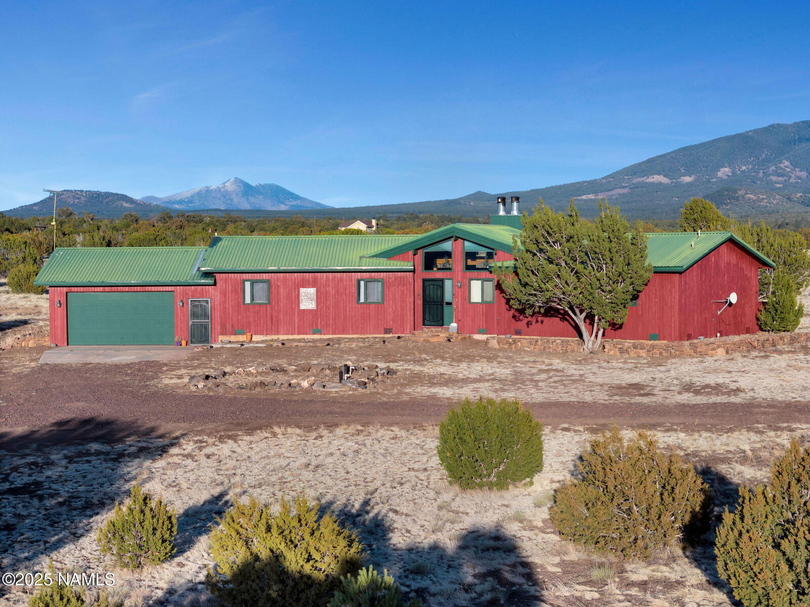 Property Photo: 2651 E Soaring Eagle Road AZ 86046