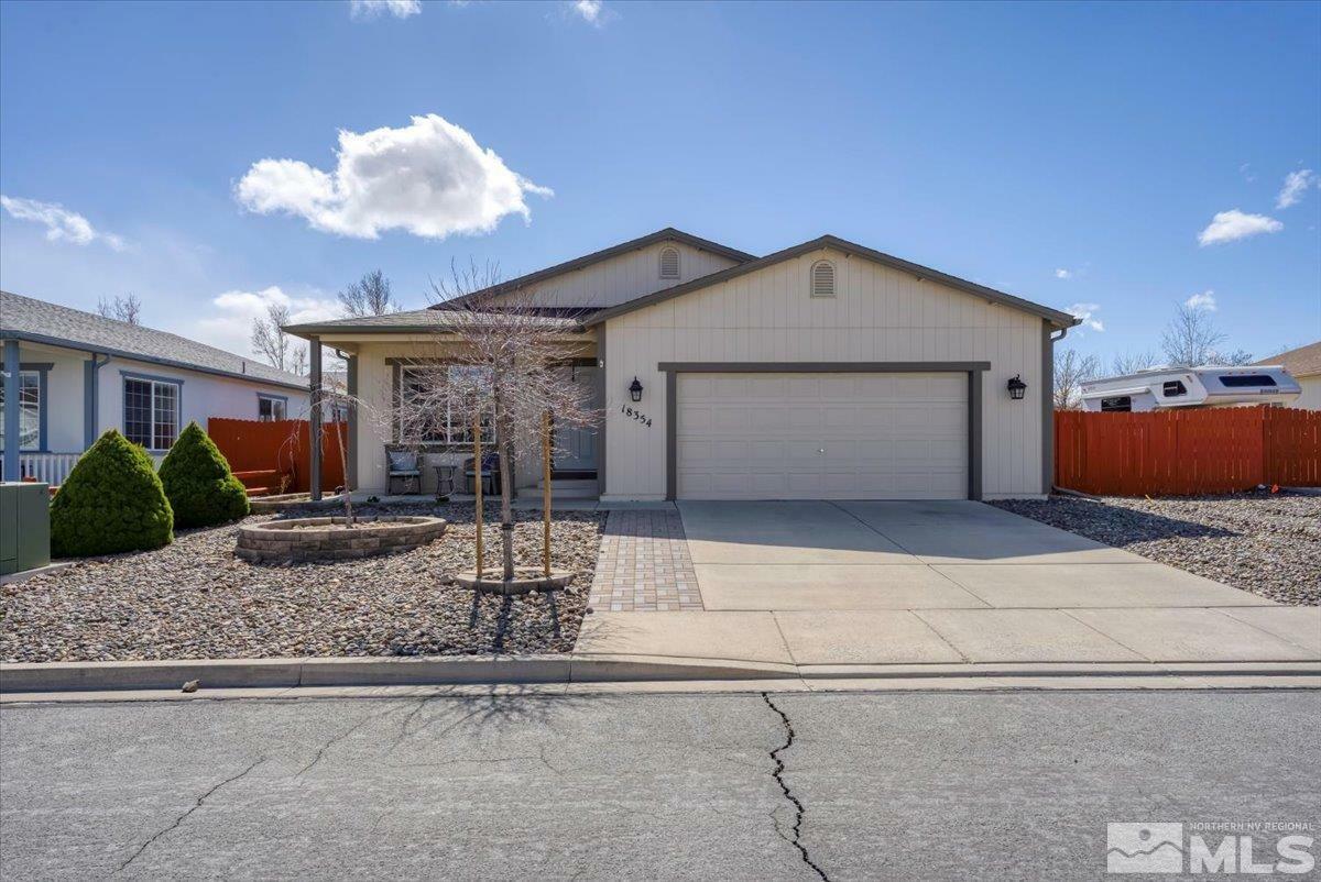 Property Photo: 18354 Ivywood Court NV 89508
