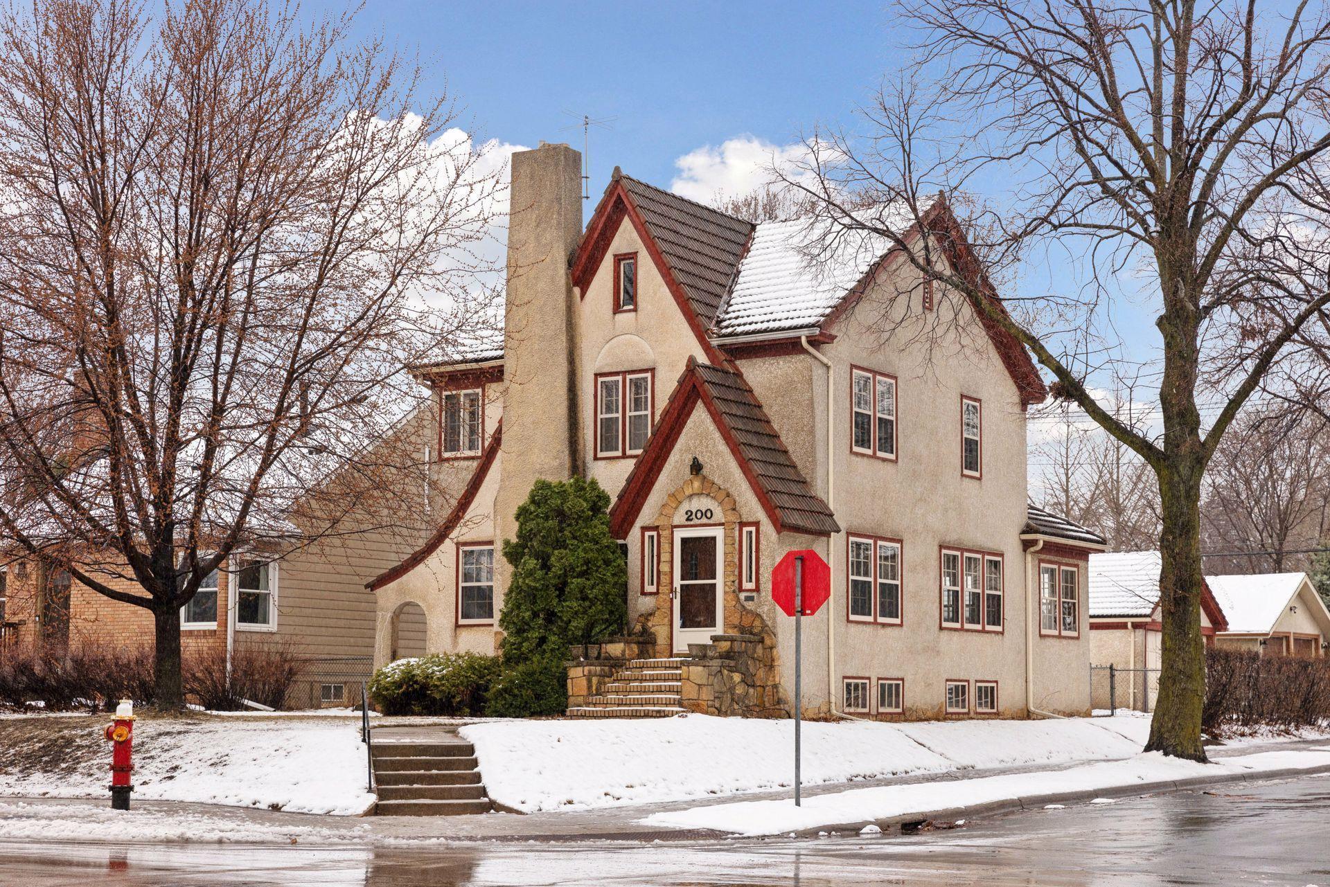 Property Photo:  200 Penn Avenue S  MN 55405 