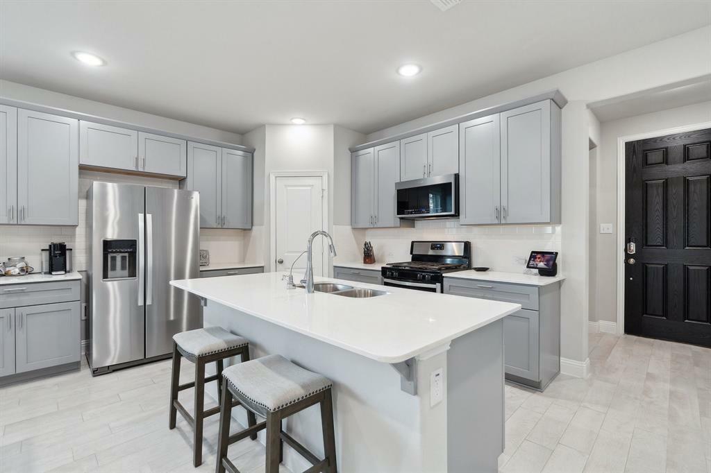 Property Photo: 1702 Gallant Fox Drive TX 75032