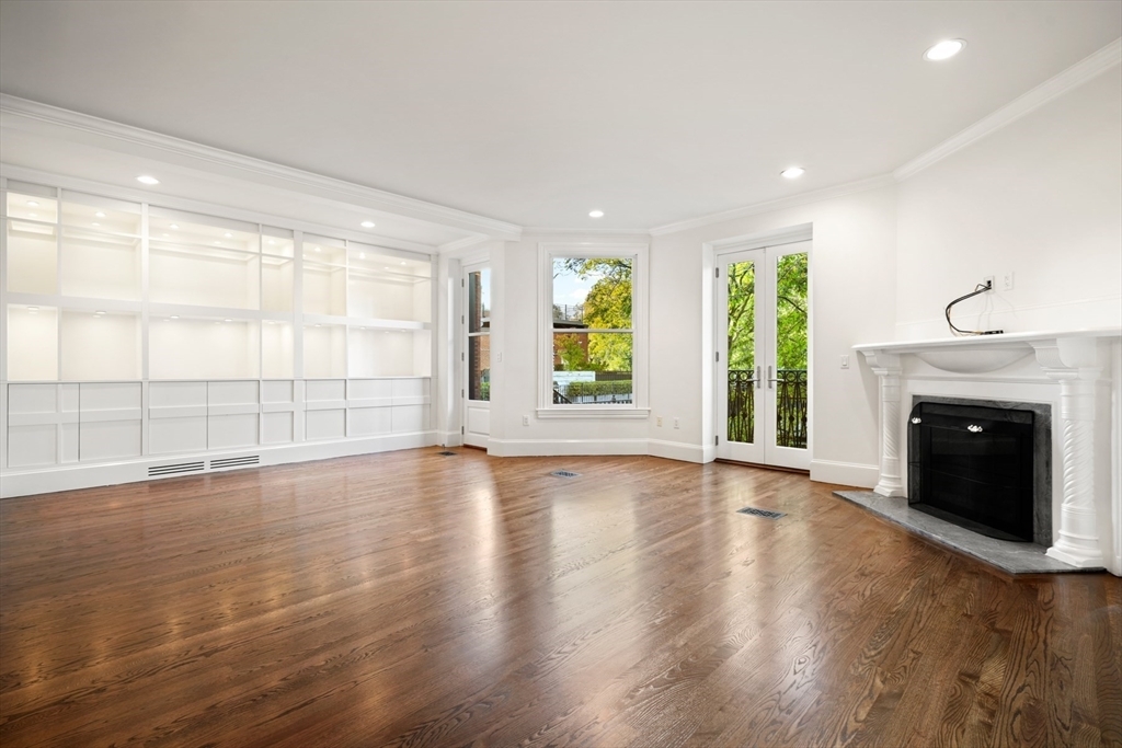Property Photo: 408 Beacon St 1 MA 02115