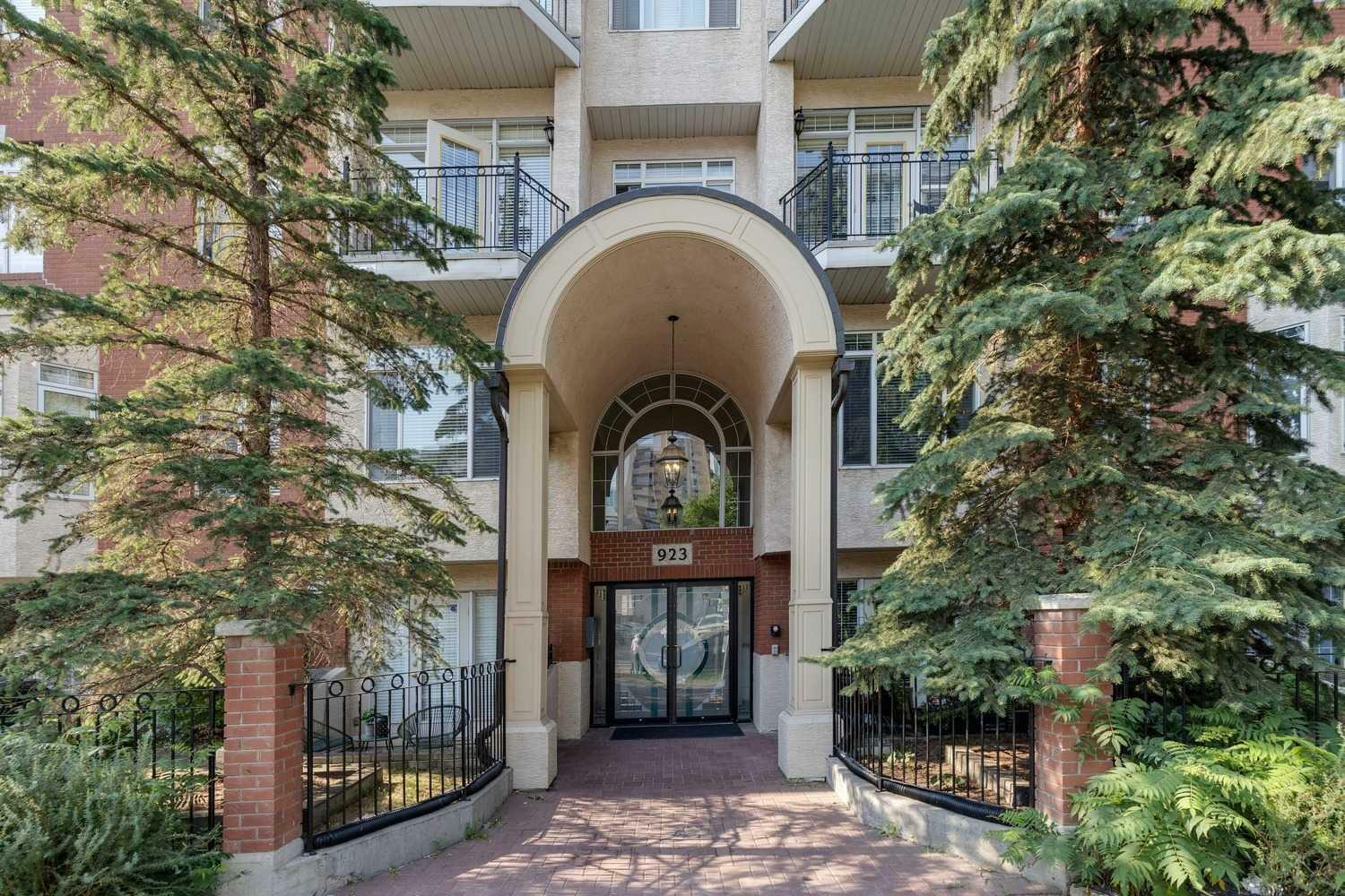 Property Photo: 923 15 Avenue SW 304 AB T2R 0S2