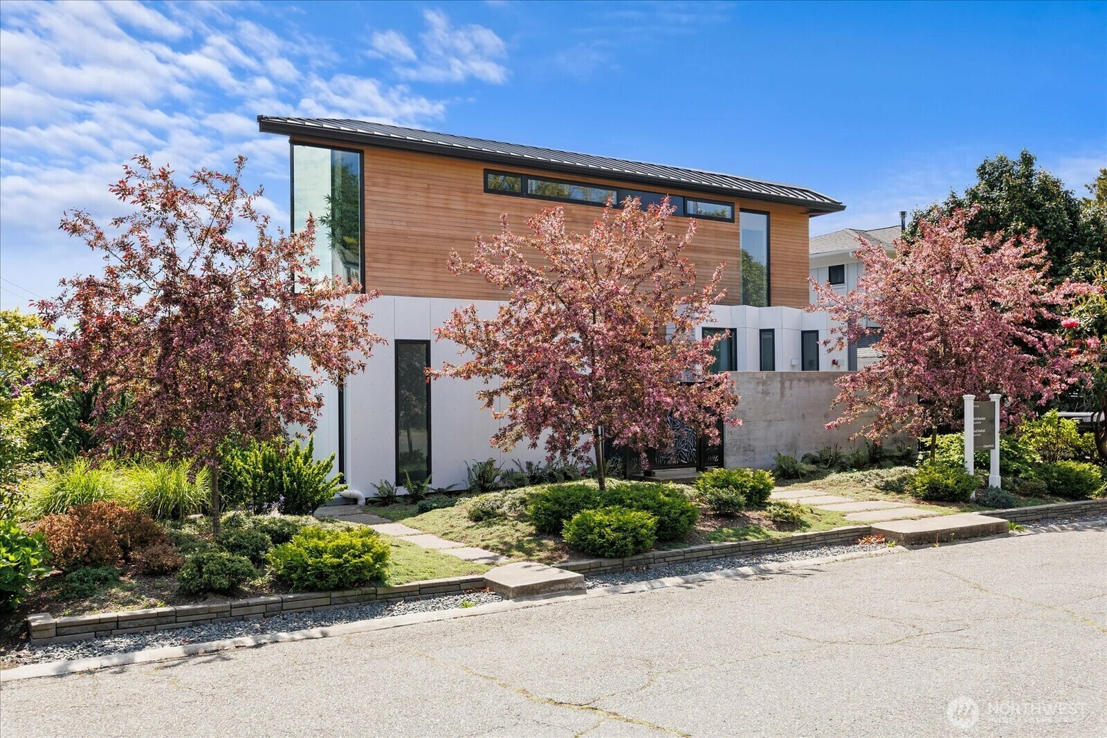 Property Photo: 1116 Bigelow Avenue N WA 98109