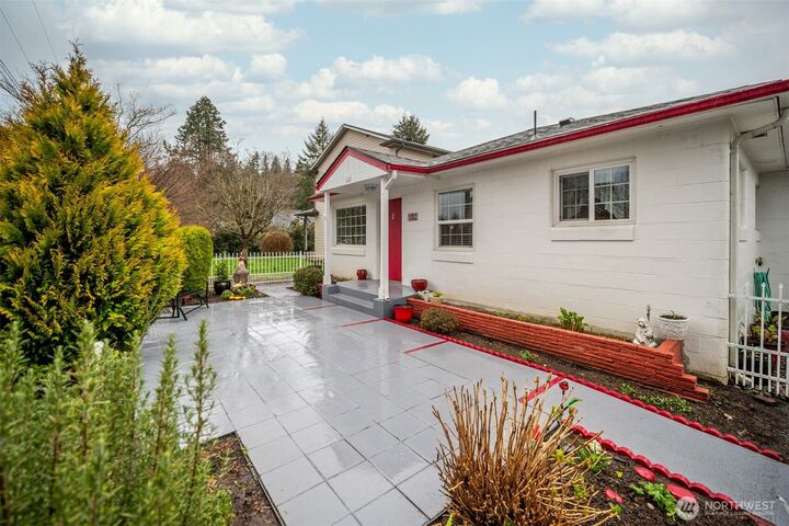 Property Photo:  102  Nelson Street  WA 98626 