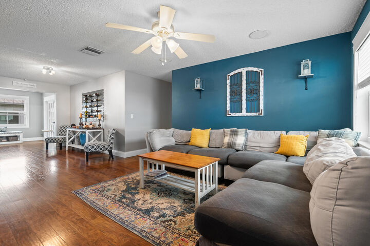 Property Photo: 2105 Alfred Drive Drive SW FL 33426