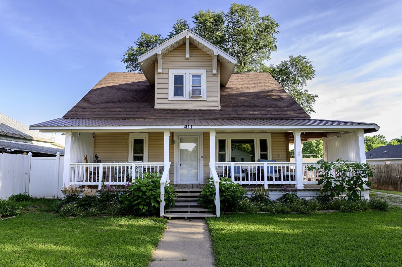 Property Photo:  411 E Washington Ave  KS 67068 