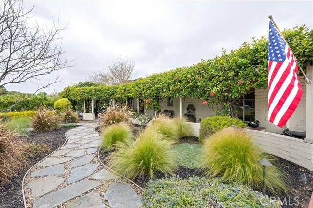 Property Photo: 1015 W River Lane CA 92706