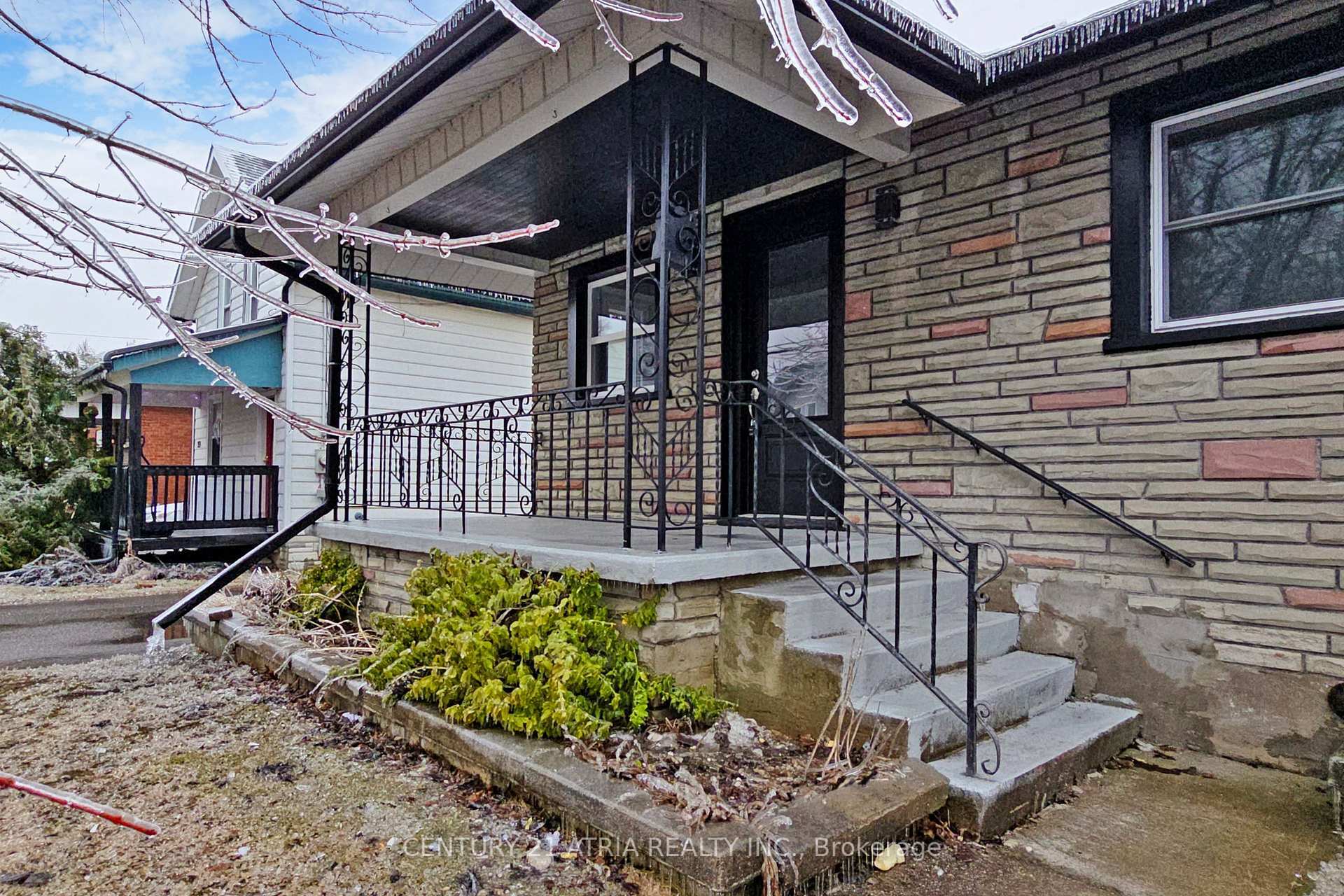 Property Photo: 737 Lock Street ON K9J 1W4