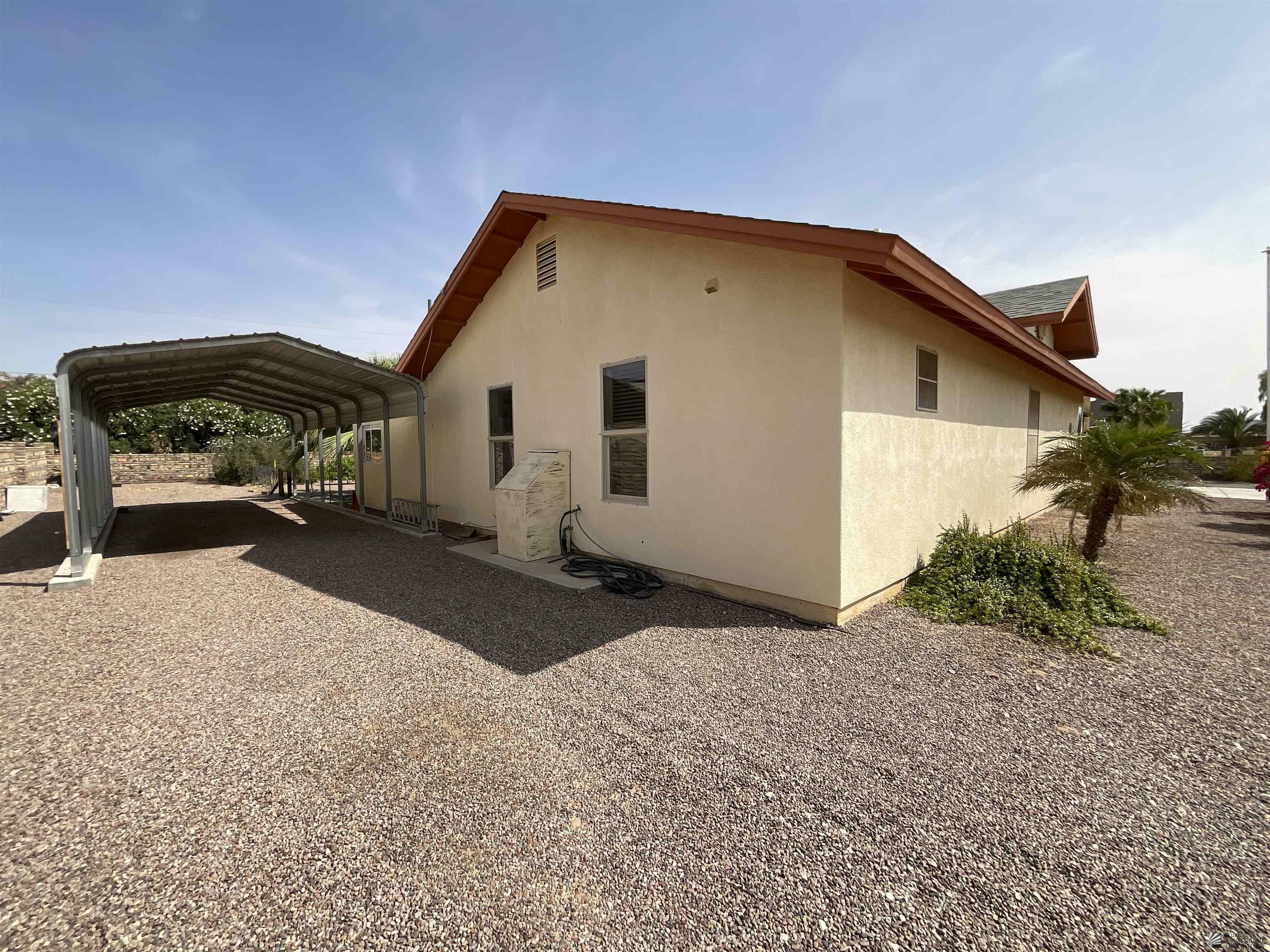 Property Photo: 10107 S Iron Wood Ave AZ 85356