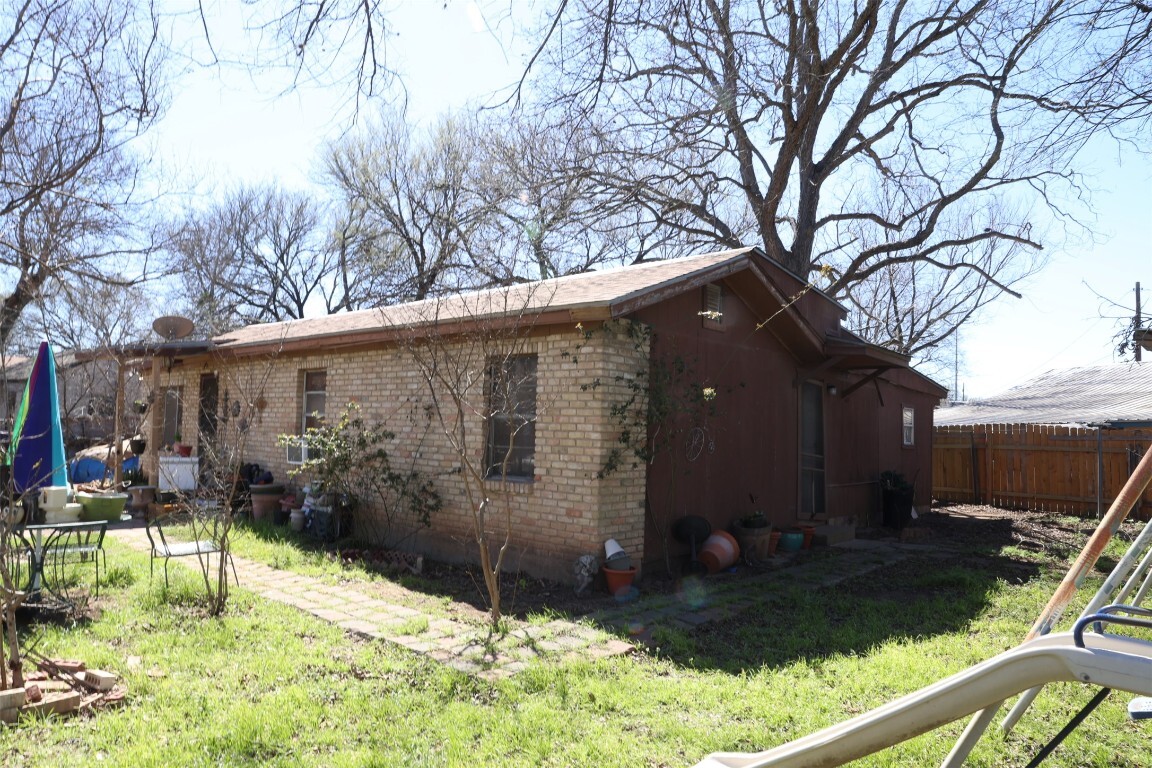 Property Photo: 110 Hergotz Lane TX 78742