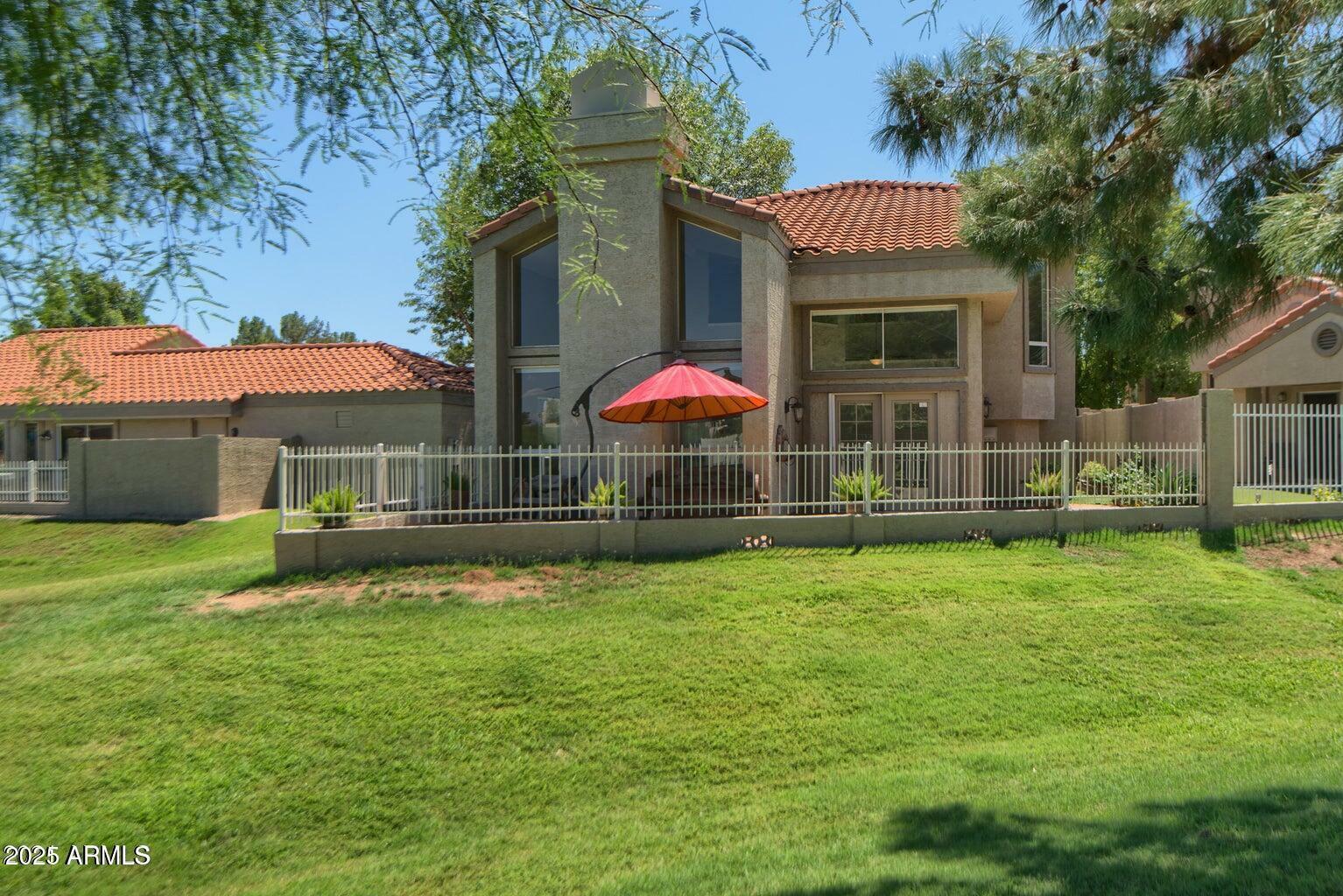 4020 E Laurel Lane  Phoenix AZ 85028 photo