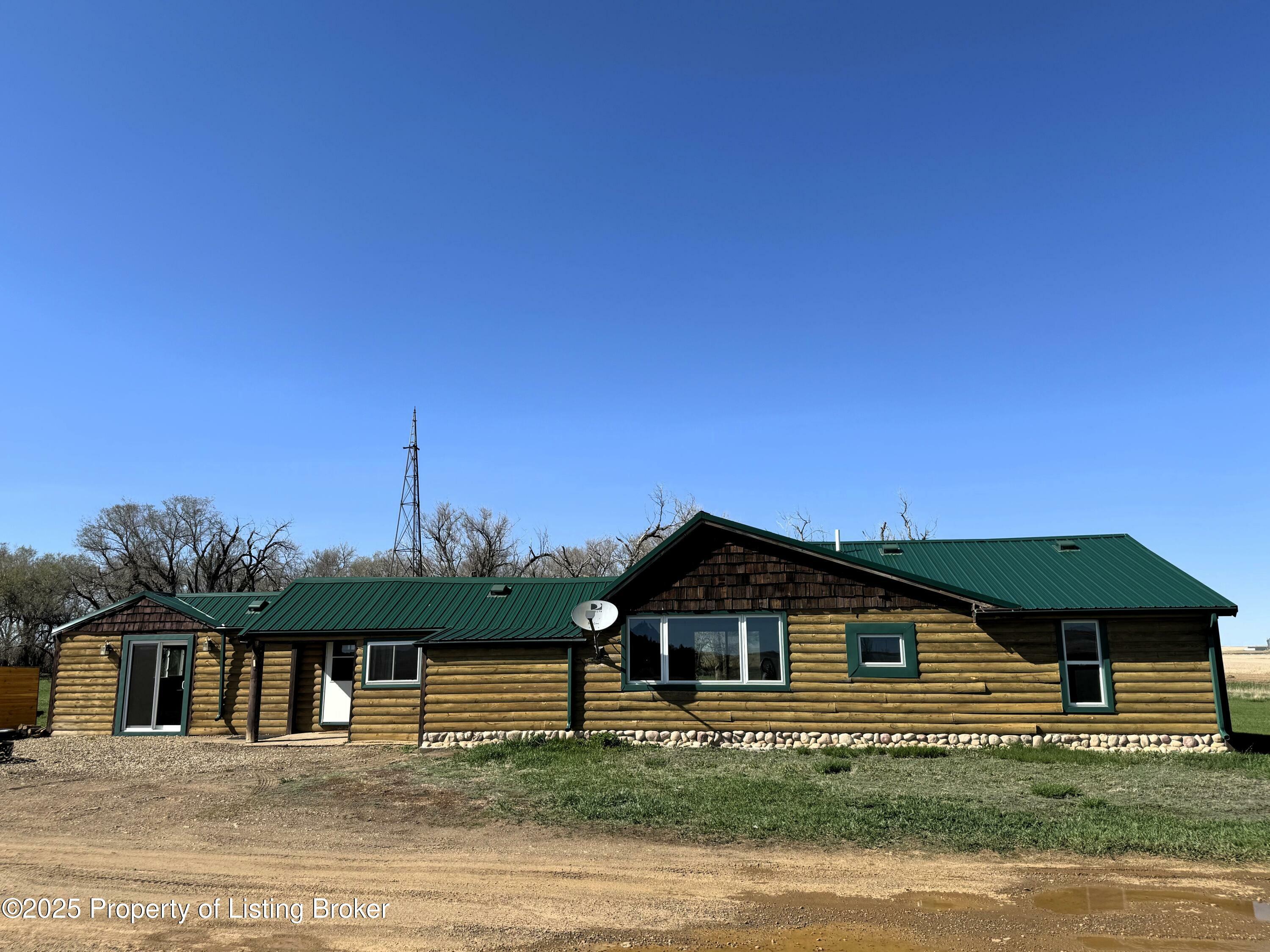 Property Photo: 205 5th Street NW ND 58639