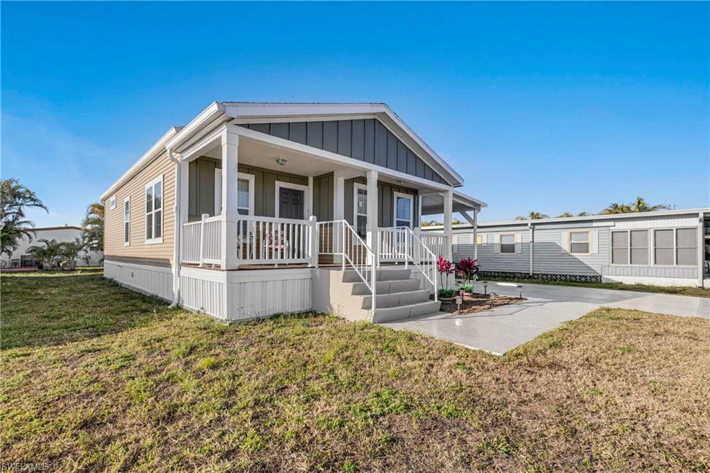 Property Photo: 3145 Venus Ln FL 33903