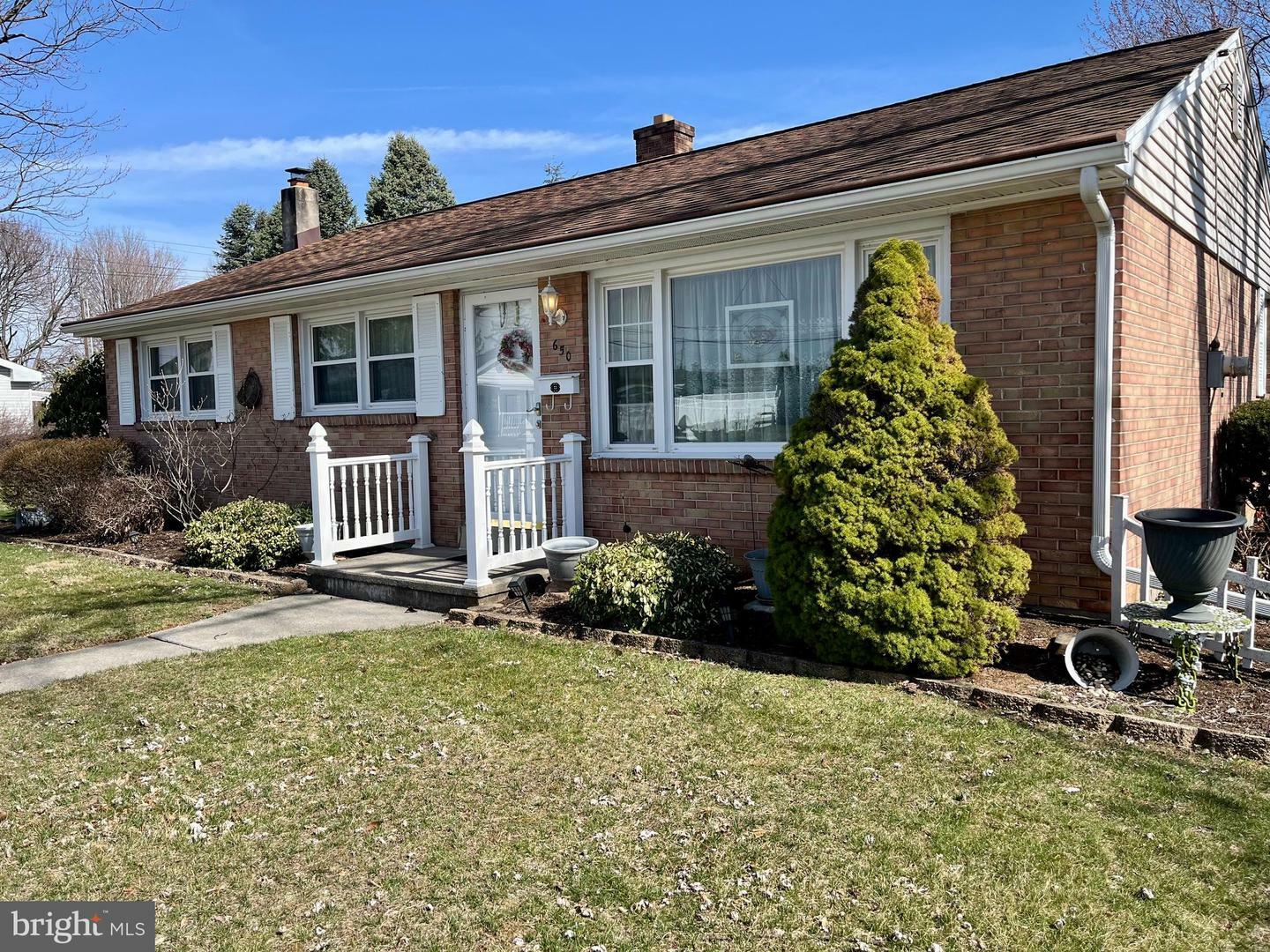 Property Photo: 650 S Duke Street PA 17078