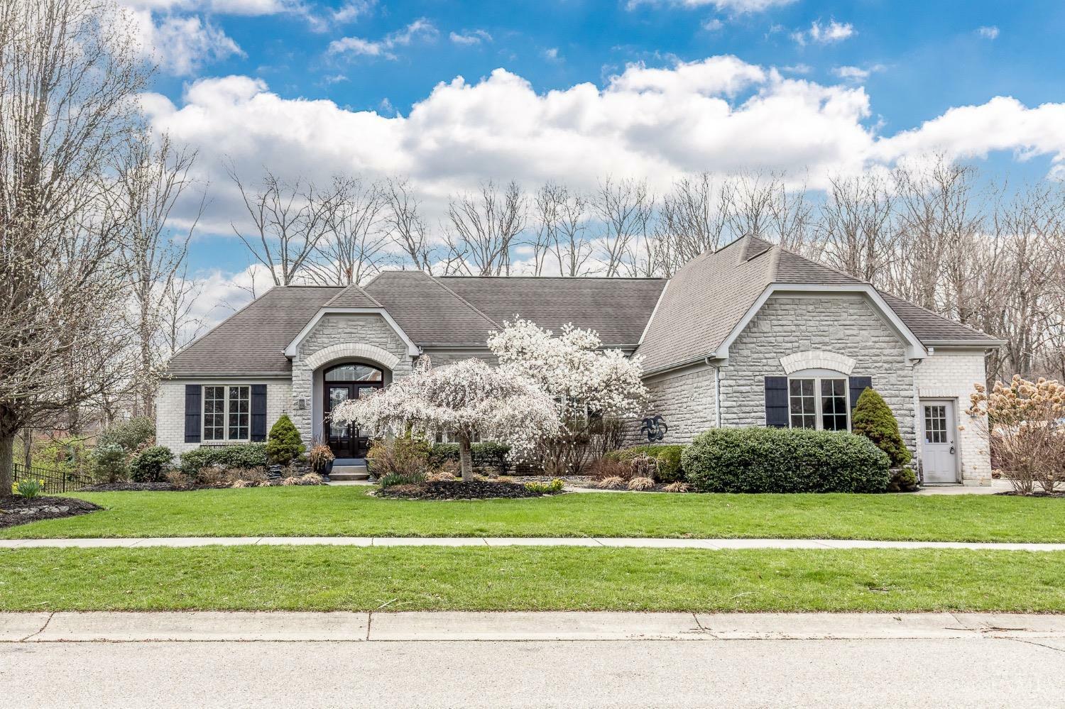 Property Photo: 1613 Hawk Ridge Drive OH 45039