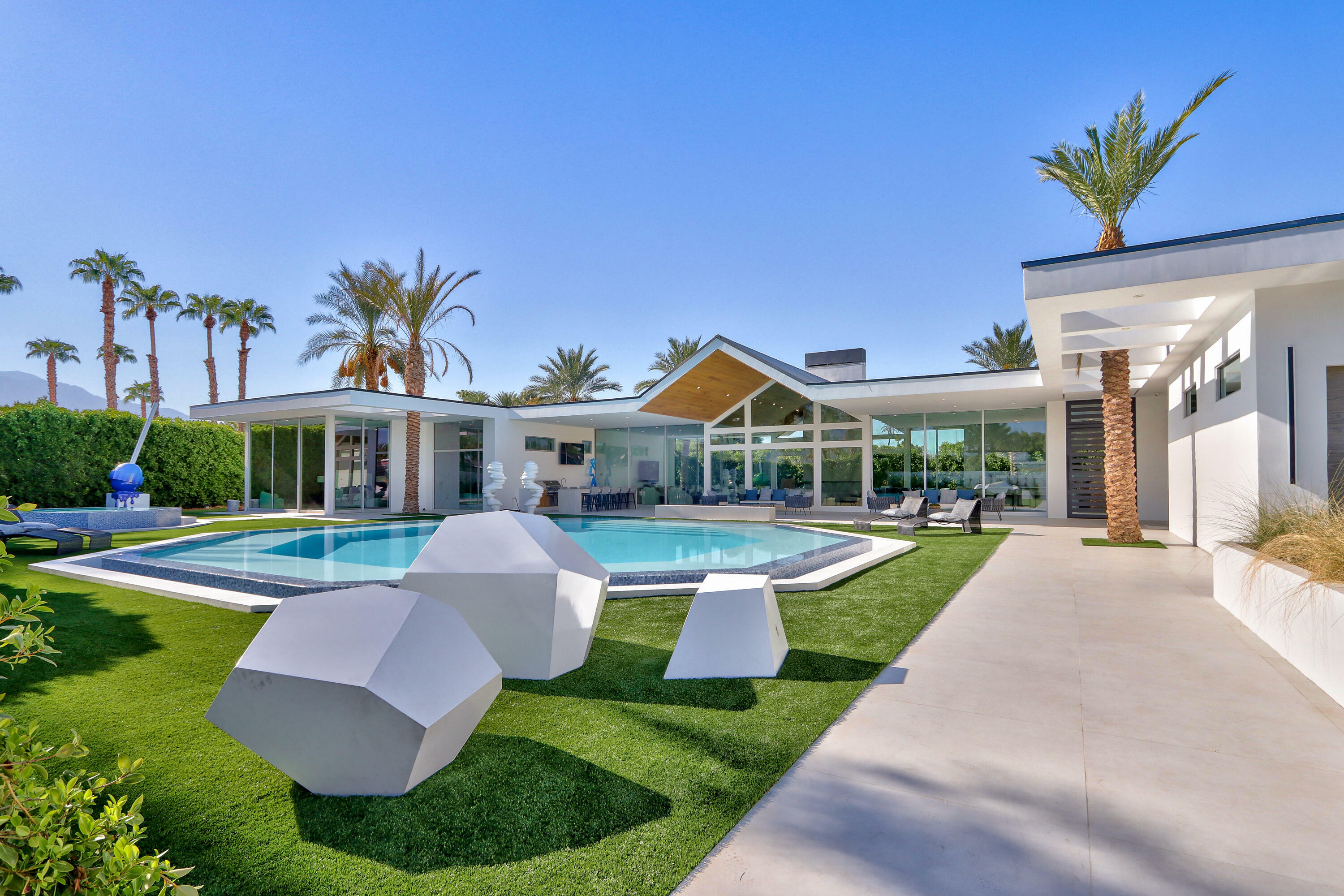 Property Photo: 1 Makena Lane CA 92270