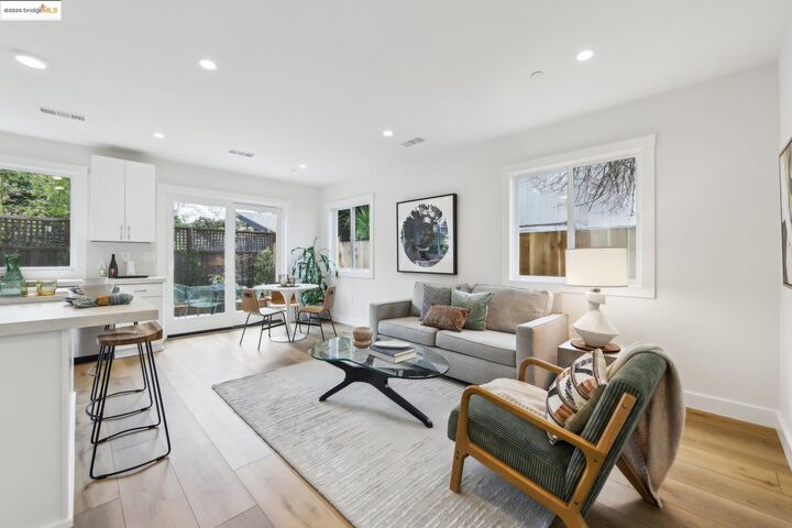 Property Photo:  669 Alcatraz Ave  CA 94609 