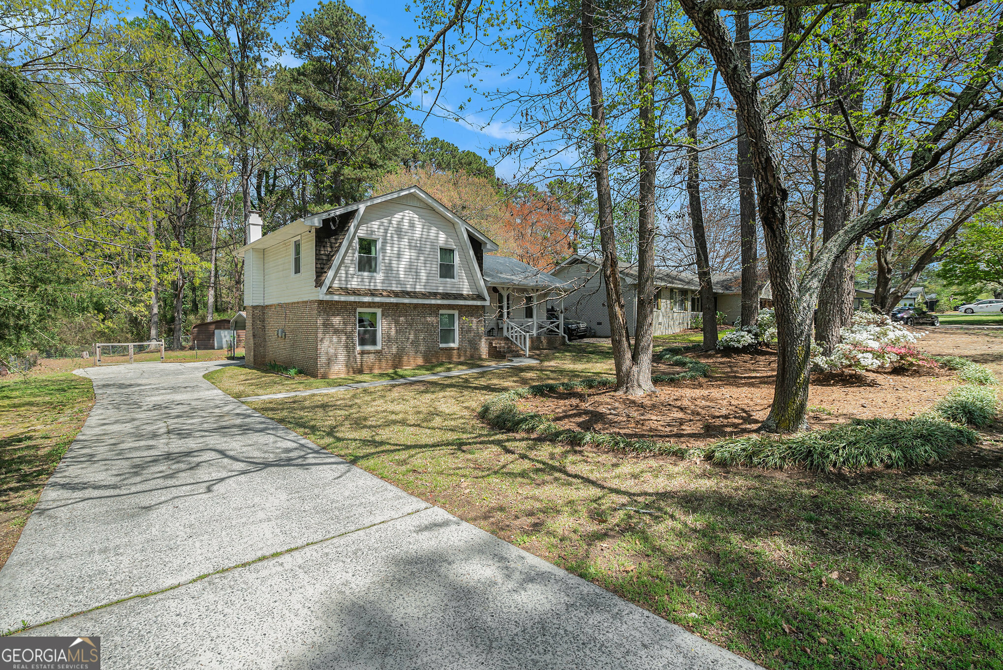Property Photo: 403 Red Oak Lane GA 30046