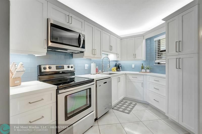 5650 Camino Del Sol 104  Boca Raton FL 33433 photo