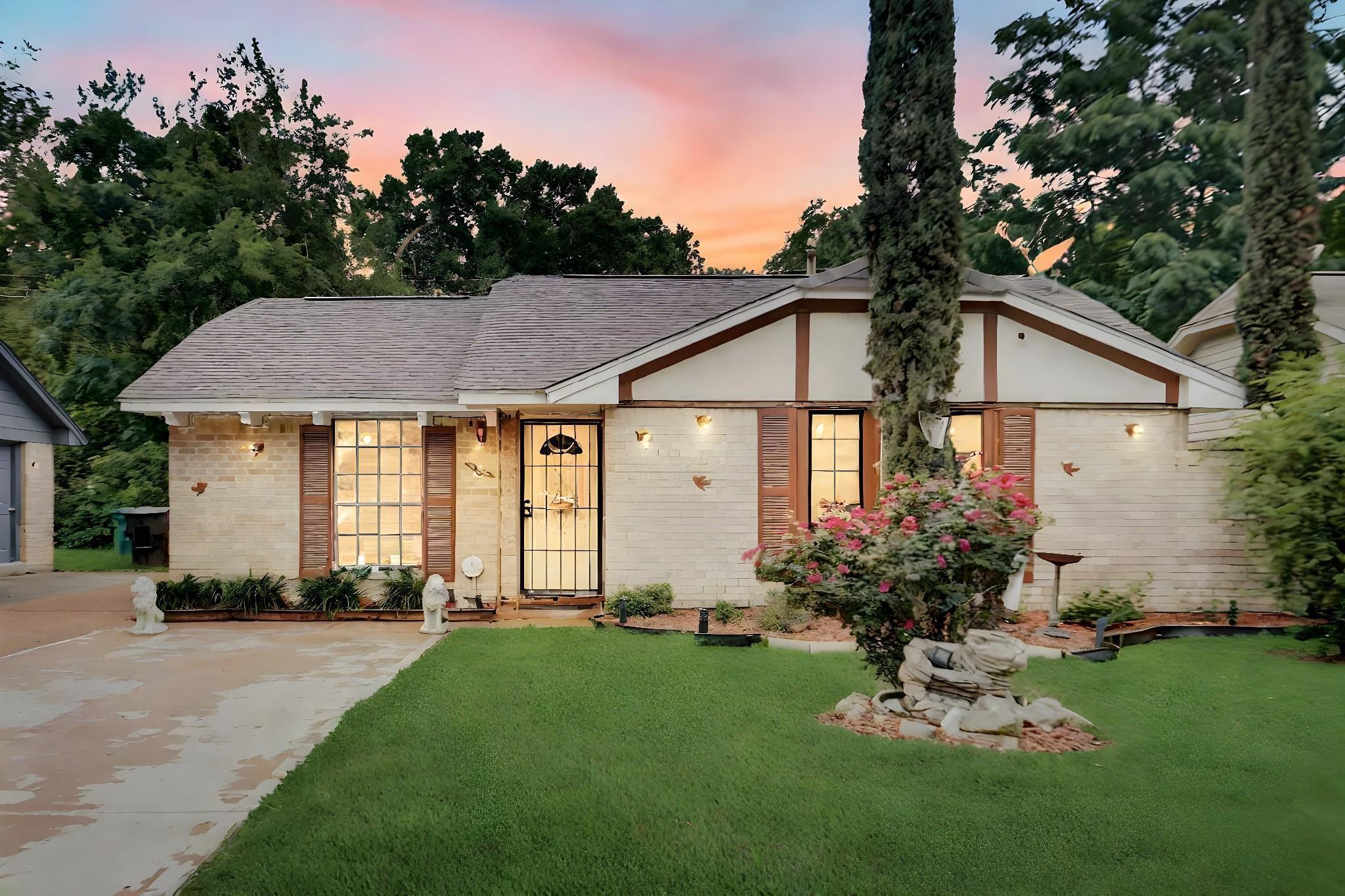 Property Photo: 11055 Vailview Drive TX 77016
