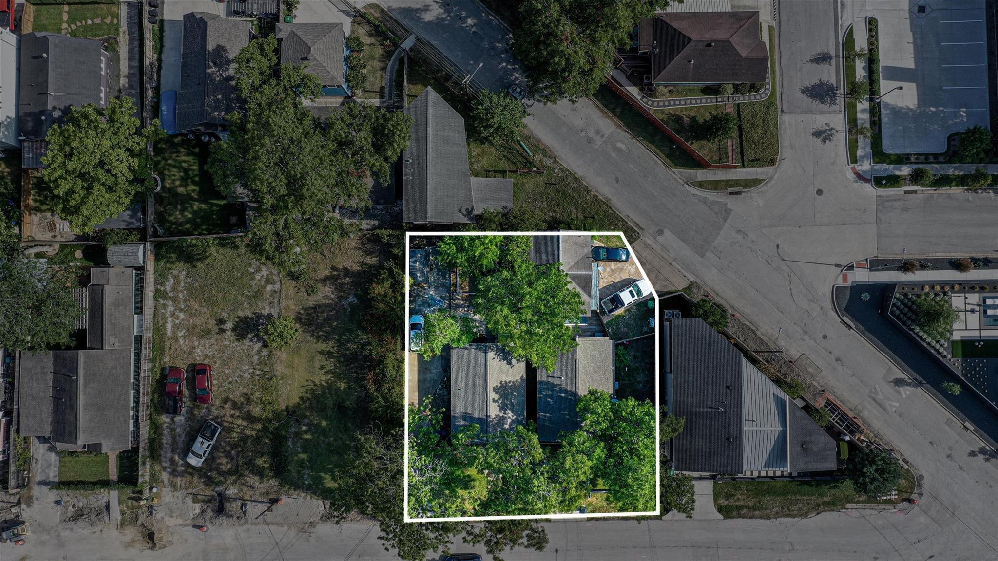 Property Photo: 1110 E 27th Street TX 77009