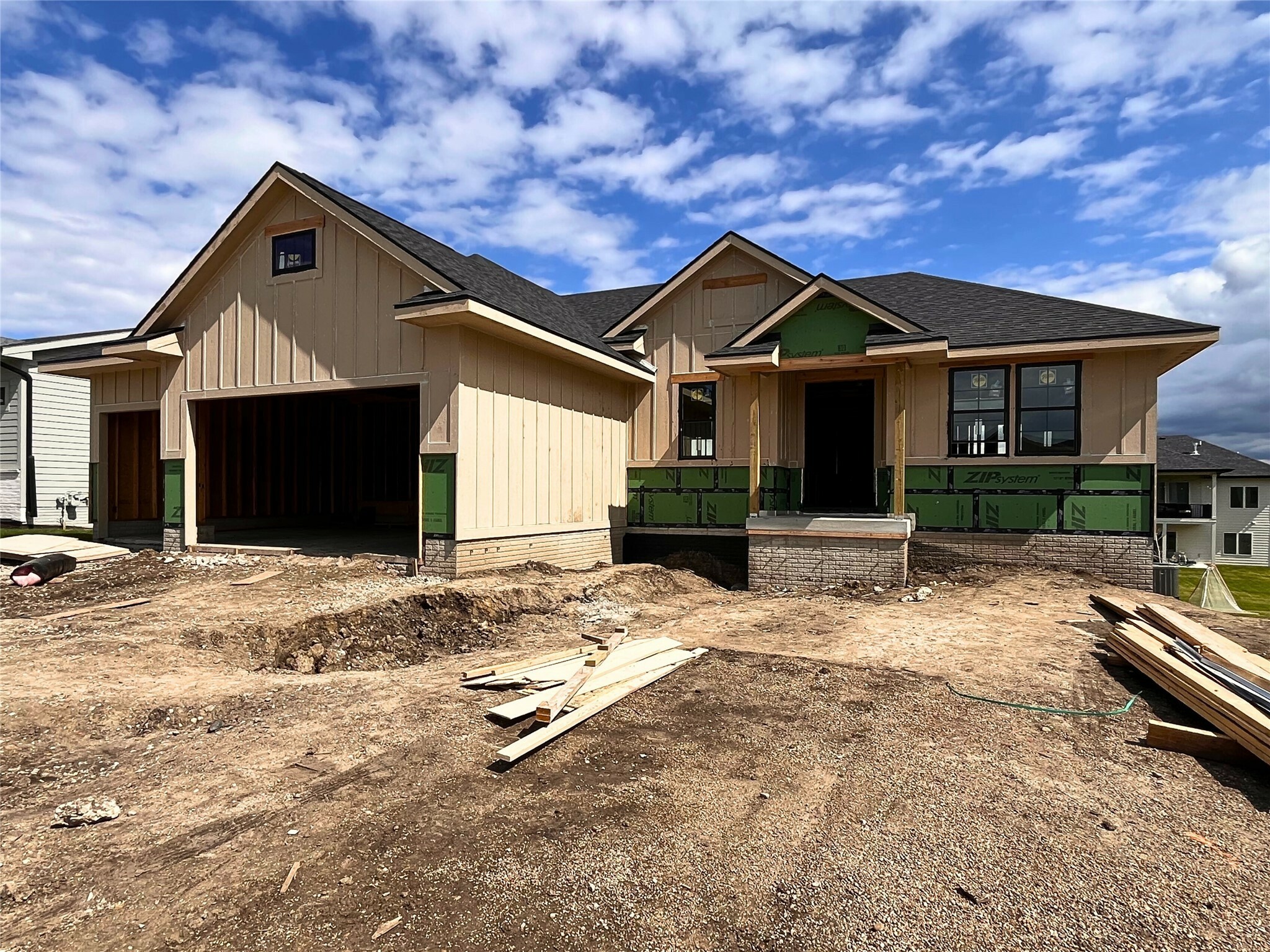 Property Photo: 18048 Tanglewood Drive IA 50325
