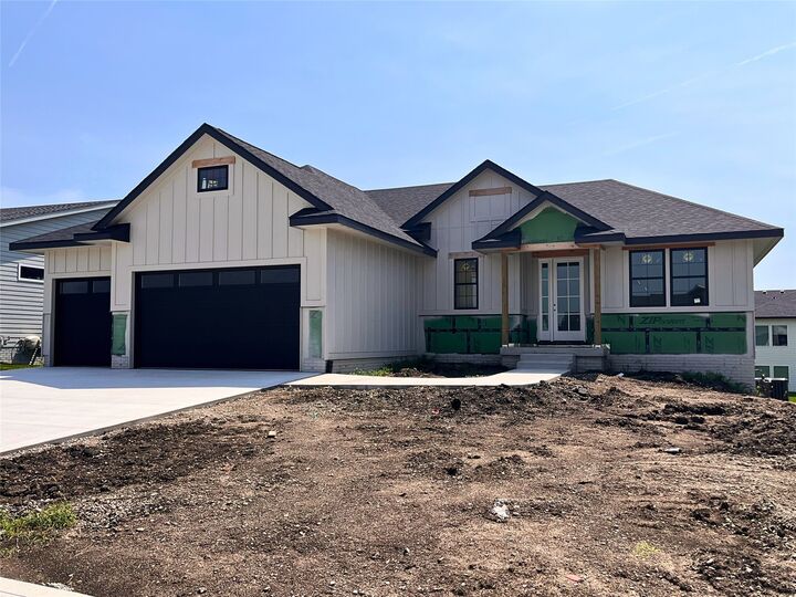 Property Photo: 18048 Tanglewood Drive IA 50325