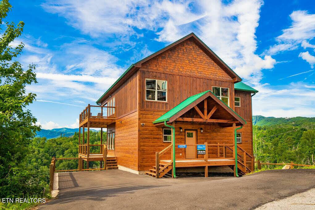 859 Sourwood Drive  Gatlinburg TN 37738 photo