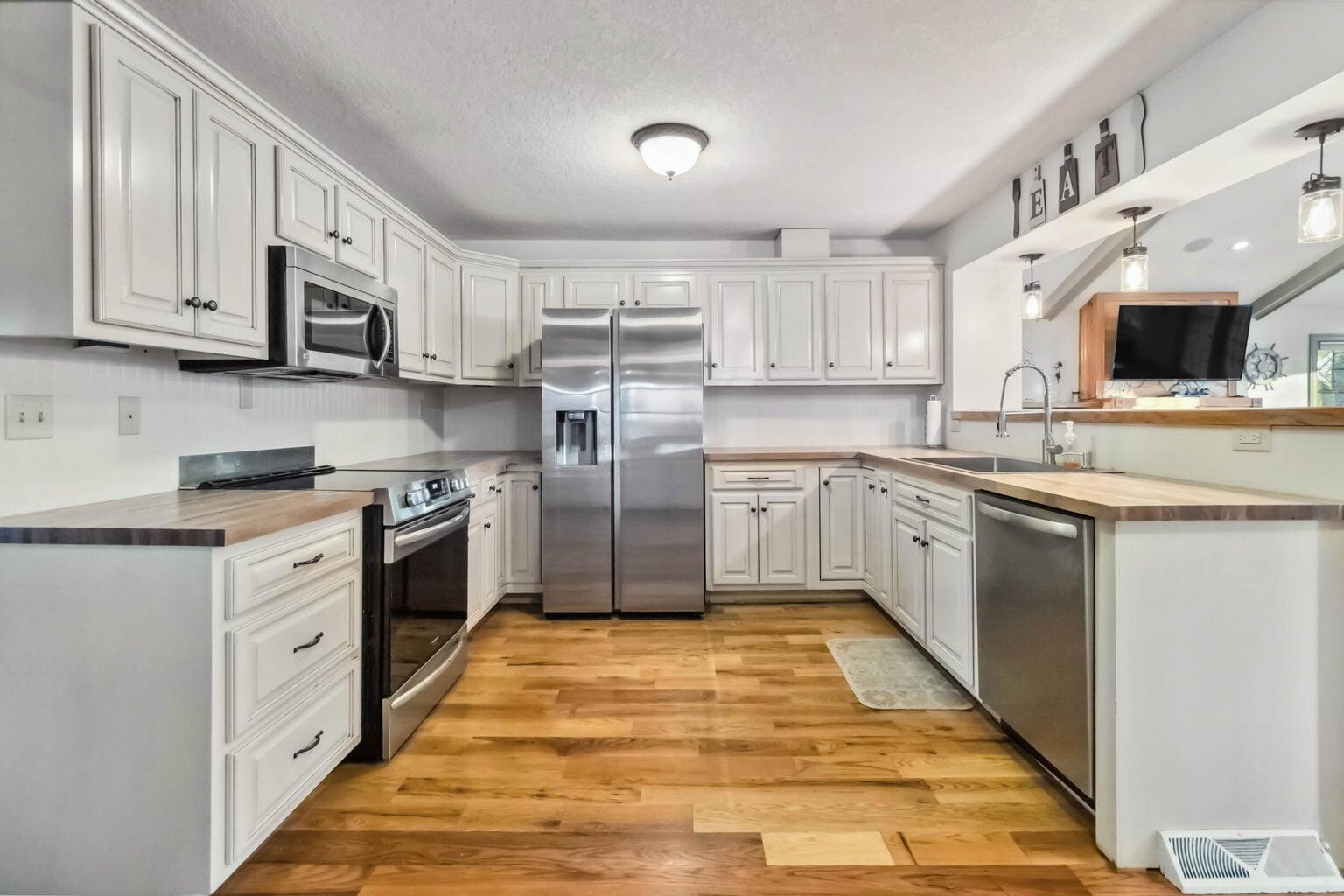 Property Photo: 675 Indian Cave Subdivision Road KY 42633