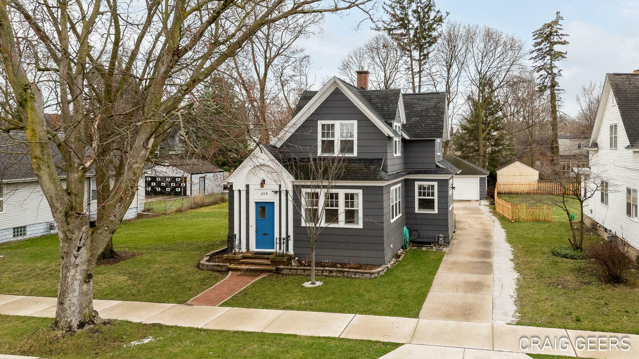 Property Photo: 208 W 10th Street MI 49423
