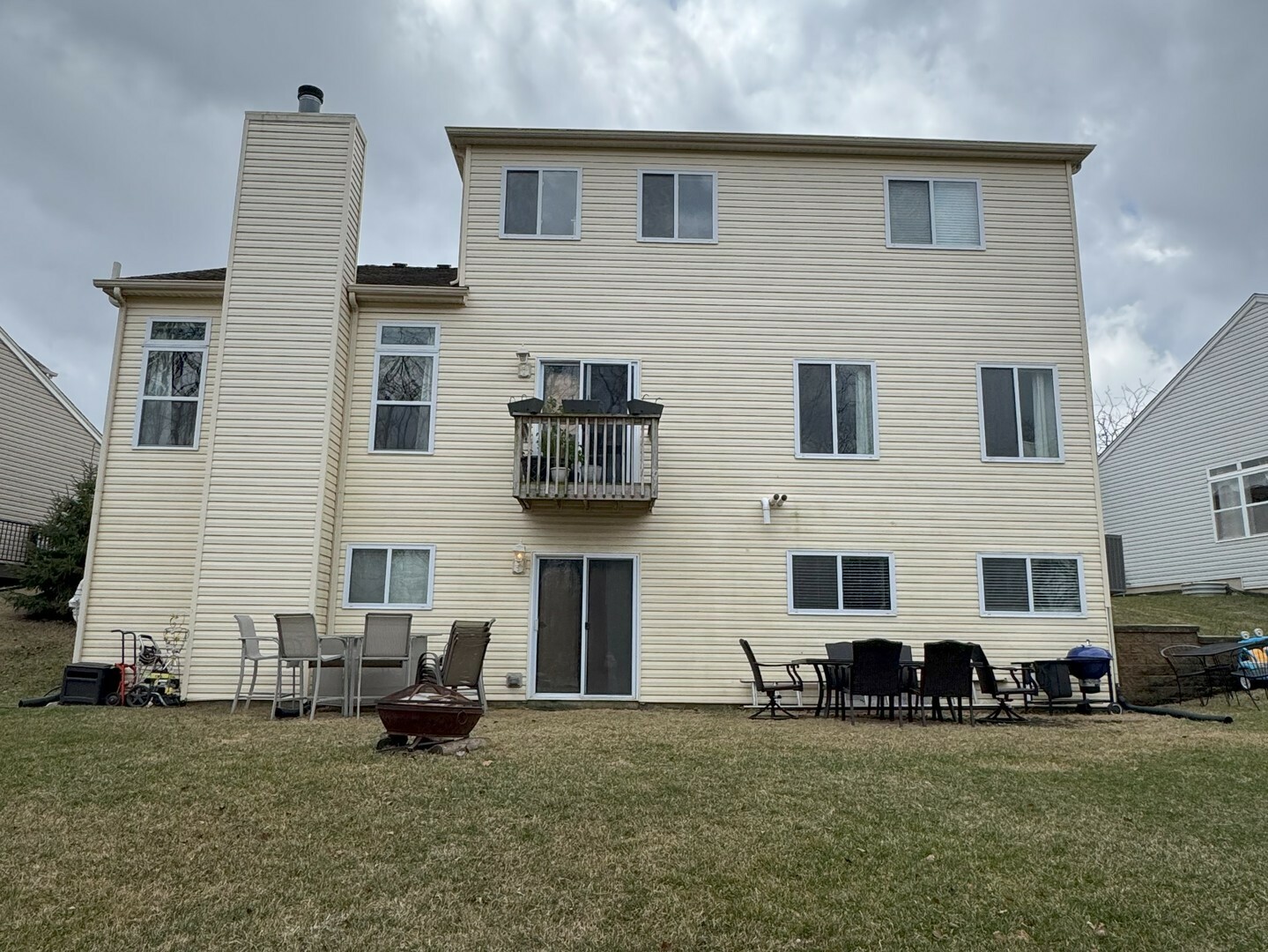 Property Photo: 2162 Greenview Drive IL 60098