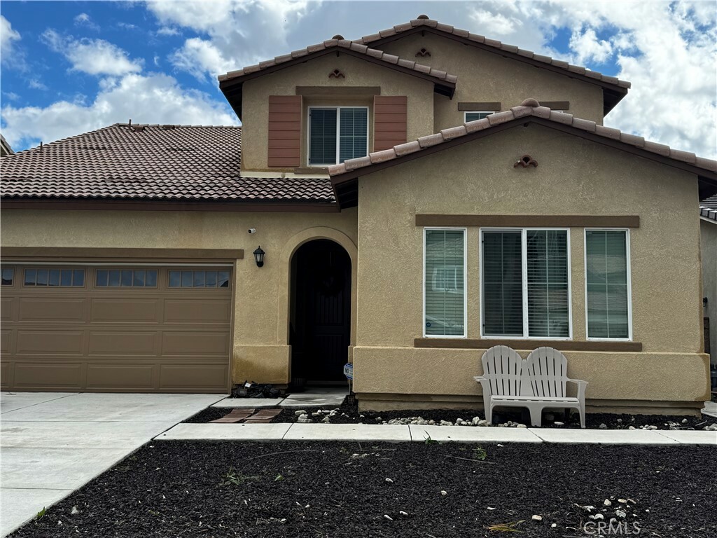 Property Photo: 15547 Kings Peak Drive CA 92336