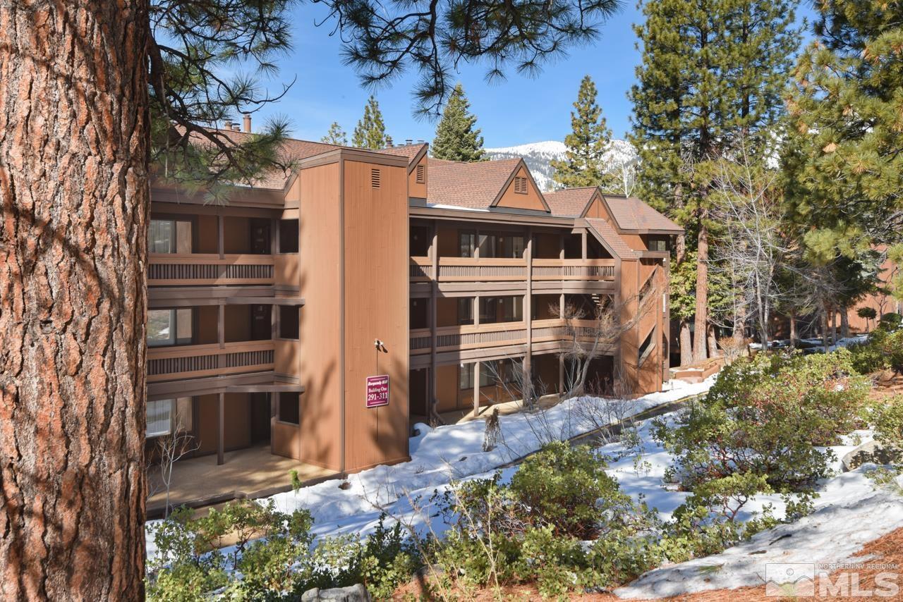 Property Photo: 335 Ski Way NV 89451