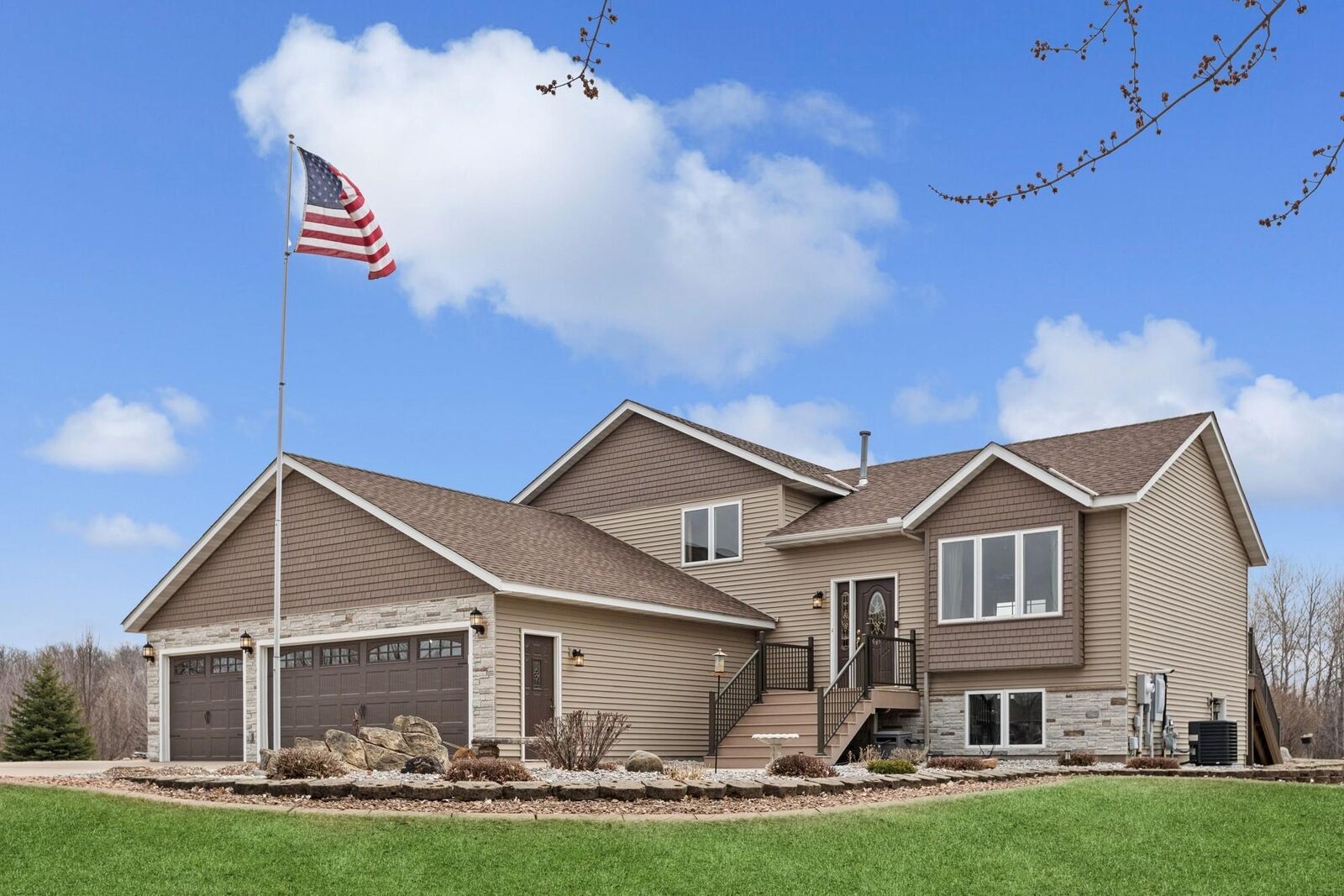 Property Photo:  26305 Thomas Avenue  MN 55020 