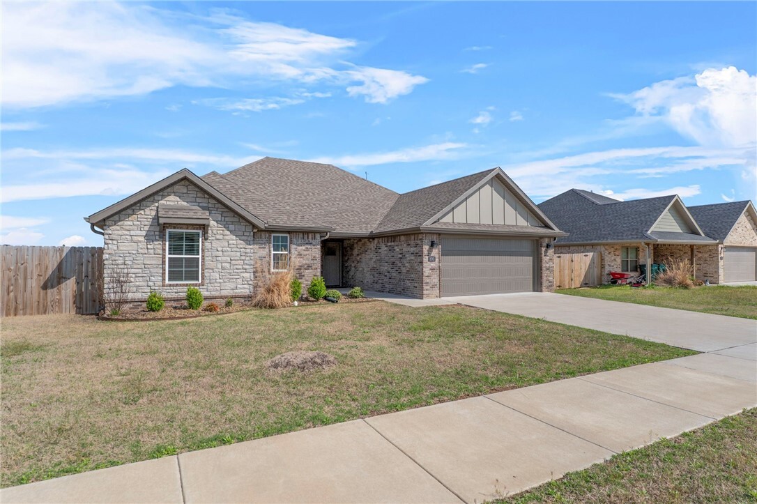 Property Photo: 890 Fair Oaks Street AR 72762