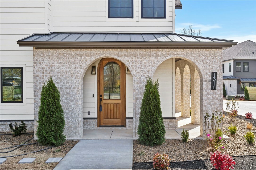 Property Photo: 1316 Bella Vista Road AR 72712