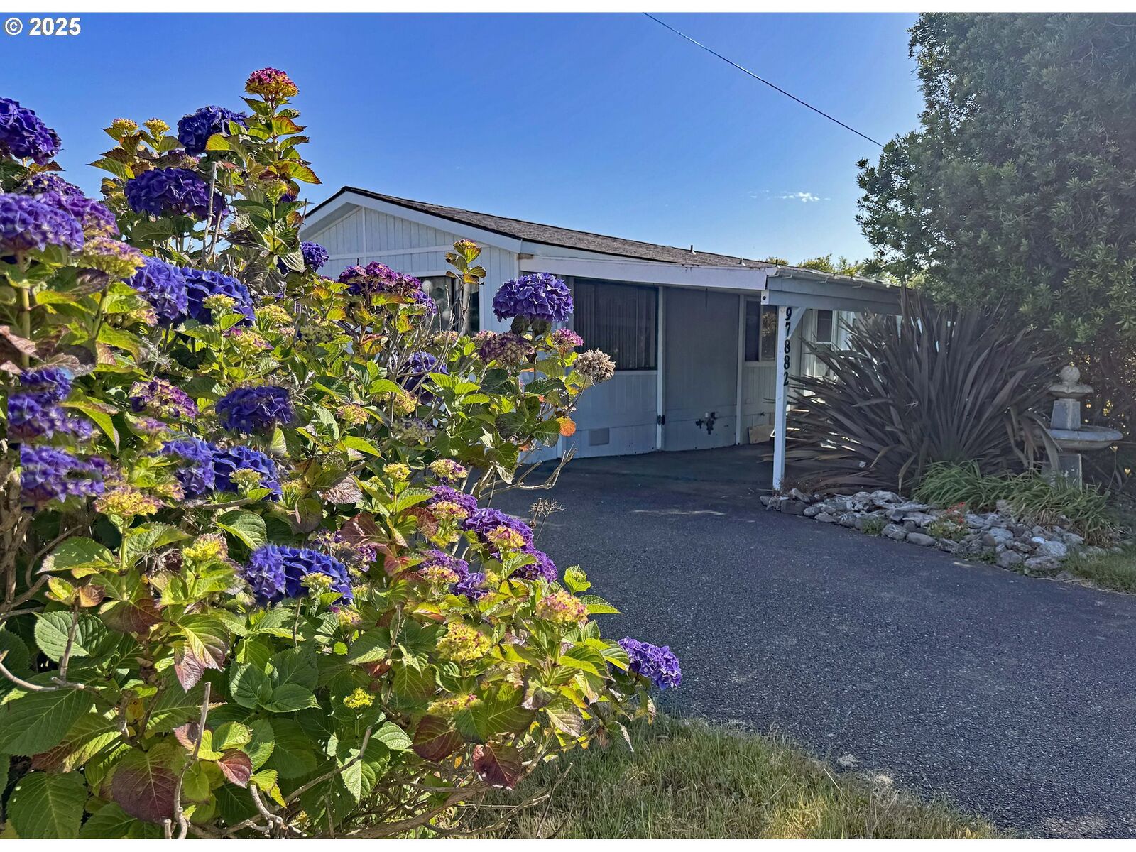 Property Photo:  97882 Marks Ln  OR 97415 