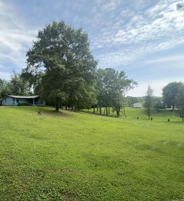 Property Photo: 320 Oak View Lane TN 37321