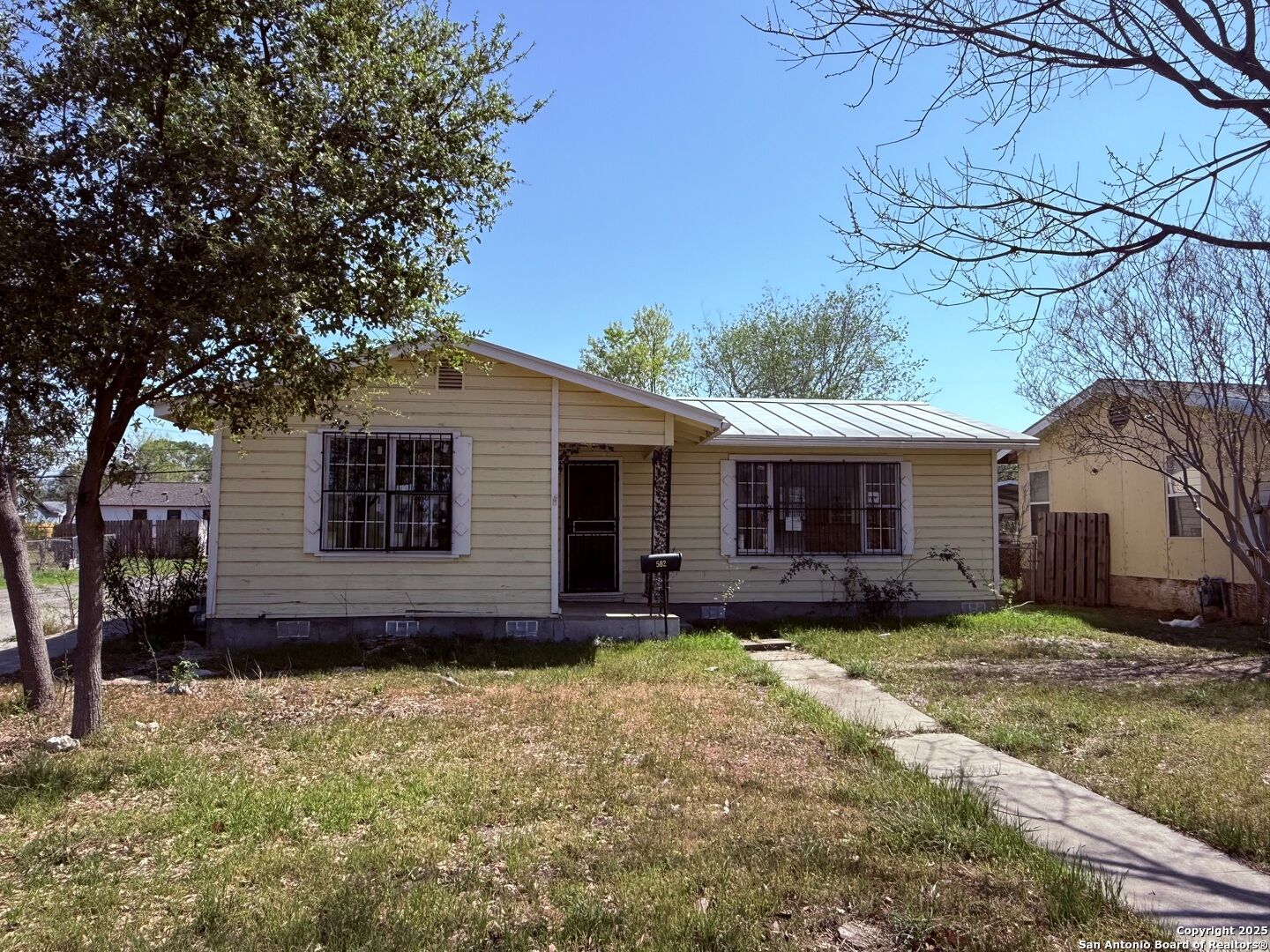 Property Photo: 502 Lovera TX 78212