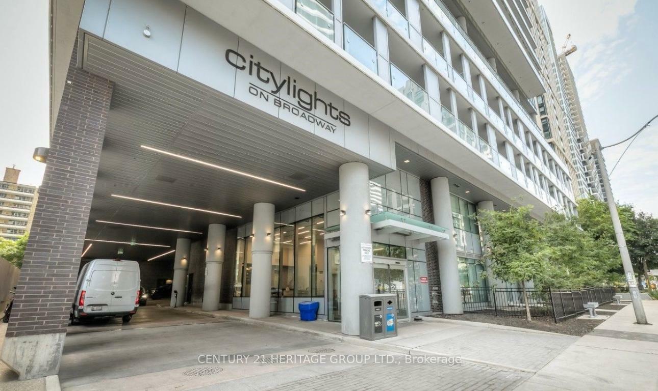 Property Photo: 99 Broadway Avenue 3111 ON M4P 0E3