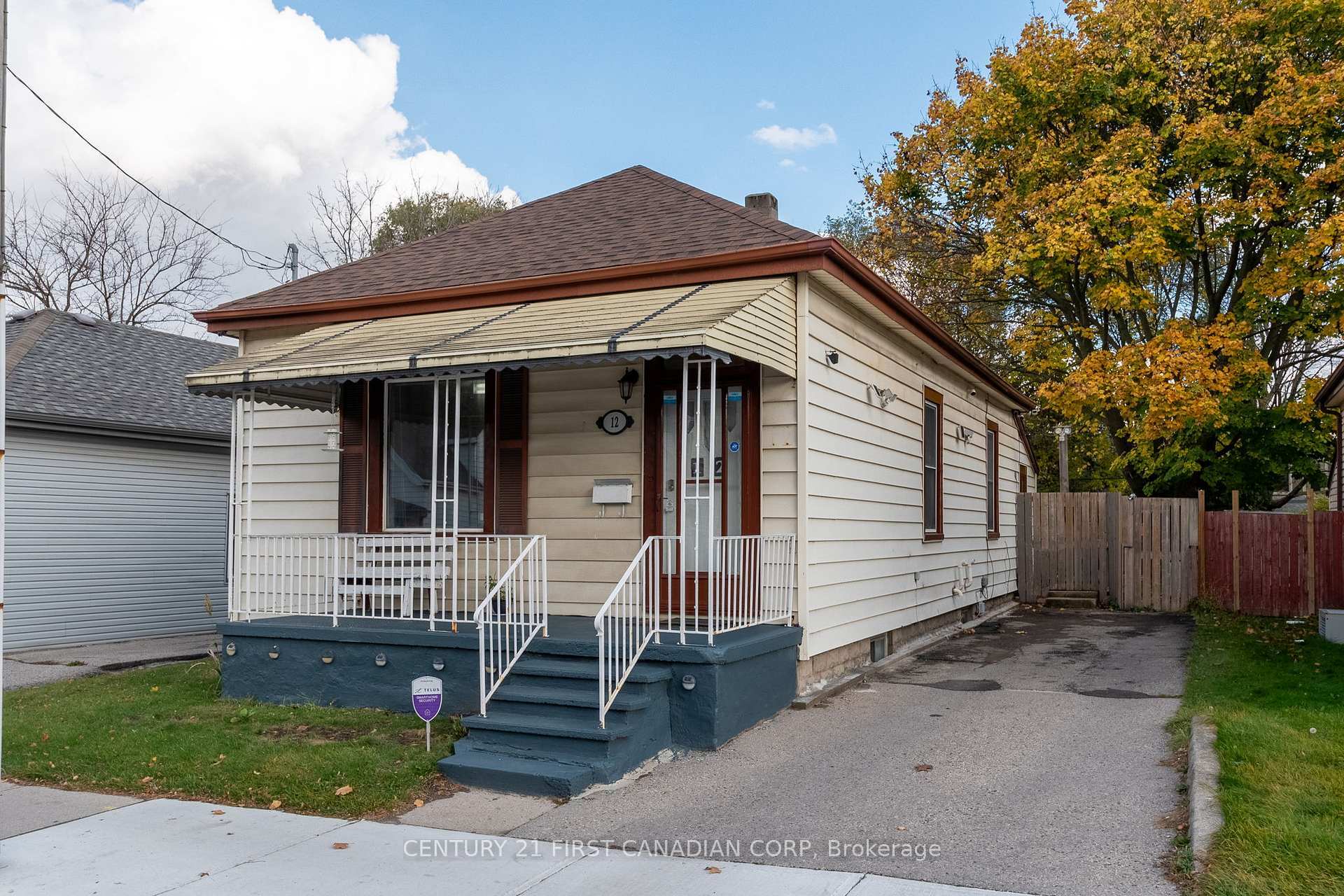 Property Photo: 12 Adelaide Street S ON N5Z 3J8